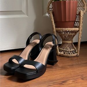 like new a new day Yvette Platform heels